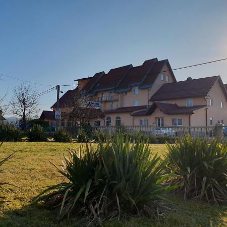 Hotel Mirni Kutak Otočac Exterior foto
